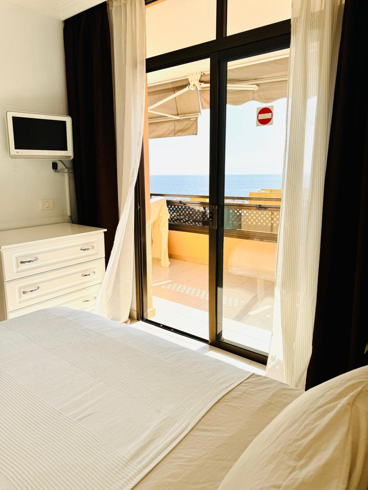 Casa Hugo - Ocean View, Quiet Pool, Fibre Net, Los Gigantes Puerto de Santiago  Exterior photo